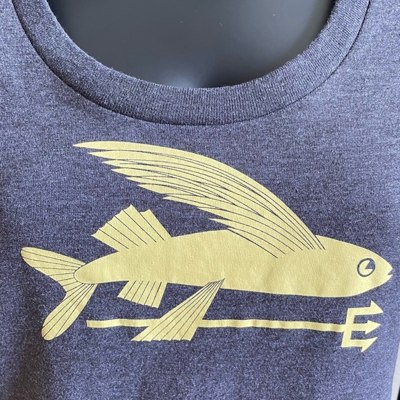 Patagonia Gray Tee with Gold Graphic - Picture 12 of 15